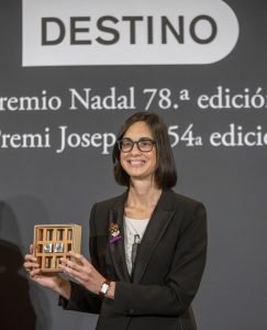 Lee más sobre el artículo Premio Nadal 2022: ‘Las formas del querer’ de Inés Martín Rodrigo